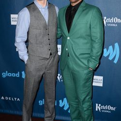 Chris y Scott Evans en los Glaad Media Awards 2013 en Los Angeles