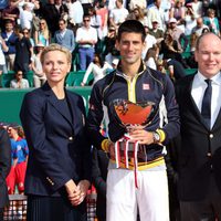 Los Príncipes de Mónaco con Novak Djokovic y Rafa Nadal tras la final del Master de Monte-Carlo 2013