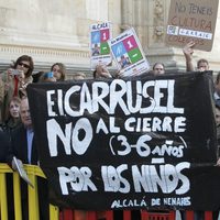 Protestas contra los recortes en la entrega del Premio Cervantes 2012