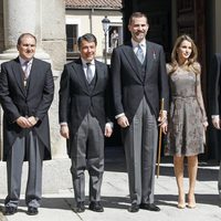 Los Príncipes de Asturias con Mariano Rajoy, Ignacio González y el alcalde de Alcalá de Henares
