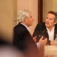 Carlos Fitz-James Stuart y Alfonso Díez comen en la Embajada de España en Roma