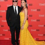 Olivia Munn y el diseñador Michael Kors en la gala de la revista Time 2013