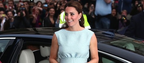 Kate Middleton luce embarazo en la National Portrait Gallery