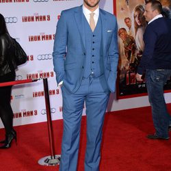 Zachary Levi en el estreno de 'Iron Man 3' en Los Ángeles
