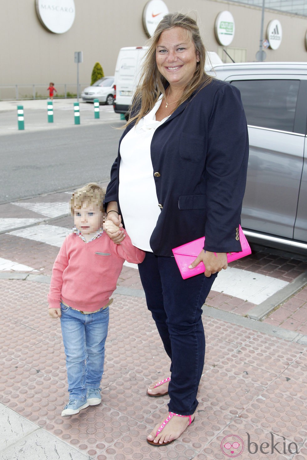 Caritina Goyanes junto a su hijo Pedro en la entrega de los Premios Telva Niños 2013