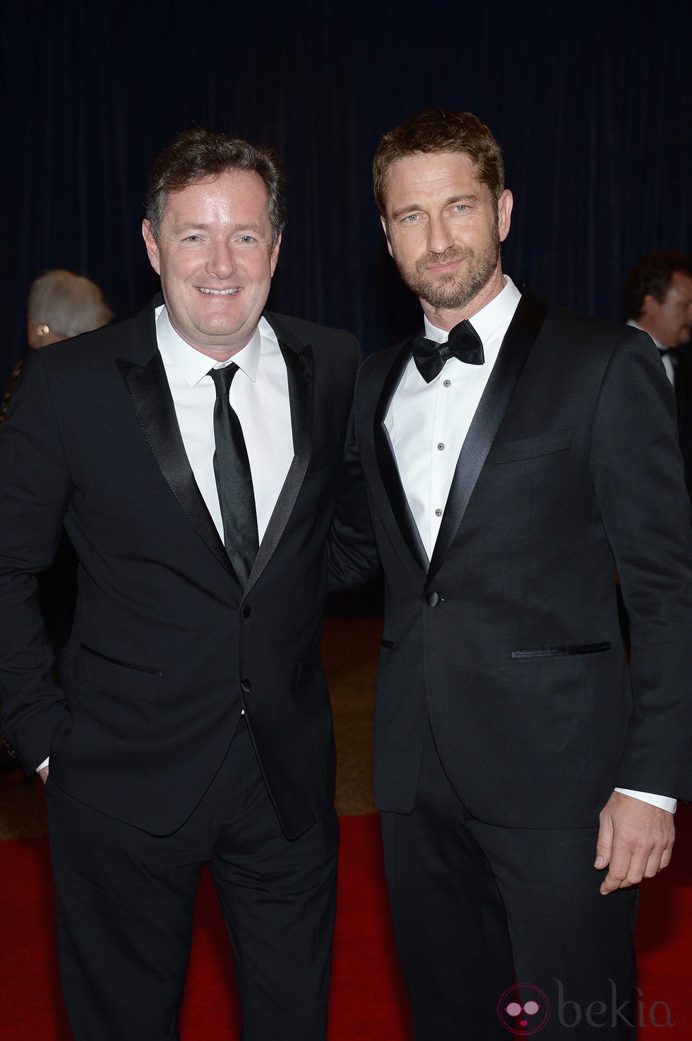 Piers Morgan y Gerard Butler en la 2013 White House Correspondents' Association