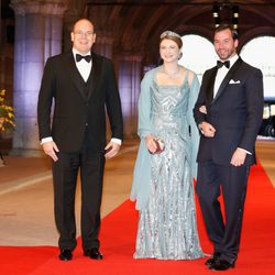 El Príncipe Alberto de Mónaco y los príncipes Guillermo y Estefanía de Luxemburgo en la cena previa a la abdicación de la Reina Beatriz de Hola