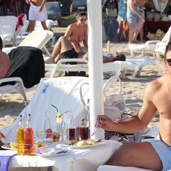 Ronaldo y su mujer comen en Ibiza junto a su hija Marie Alice