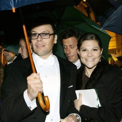 Victoria de Suecia y Daniel Westling en una boda en 2006