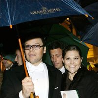 Victoria de Suecia y Daniel Westling en una boda en 2006