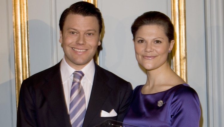 Victoria de Suecia y Daniel Westling tras anunciar su compromiso en 2009