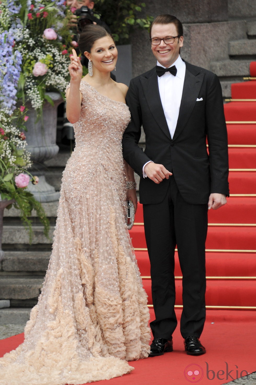 Victoria de Suecia y Daniel Westling en la fiesta anterior a su boda en 2010