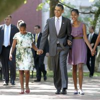 Barack y Michelle Obama y sus hijas Malia y Sasha