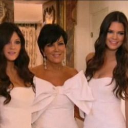 Kris Jenner y sus hijas Kendall y Kylie en la boda de Kim Kardashian y Kris Humphries