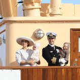 Los Príncipes de Dinamarca y sus hijos mellizos en el crucero real Dannebrog