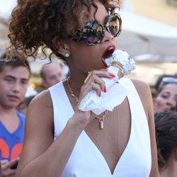 Rihanna se toma un helado en Portofino