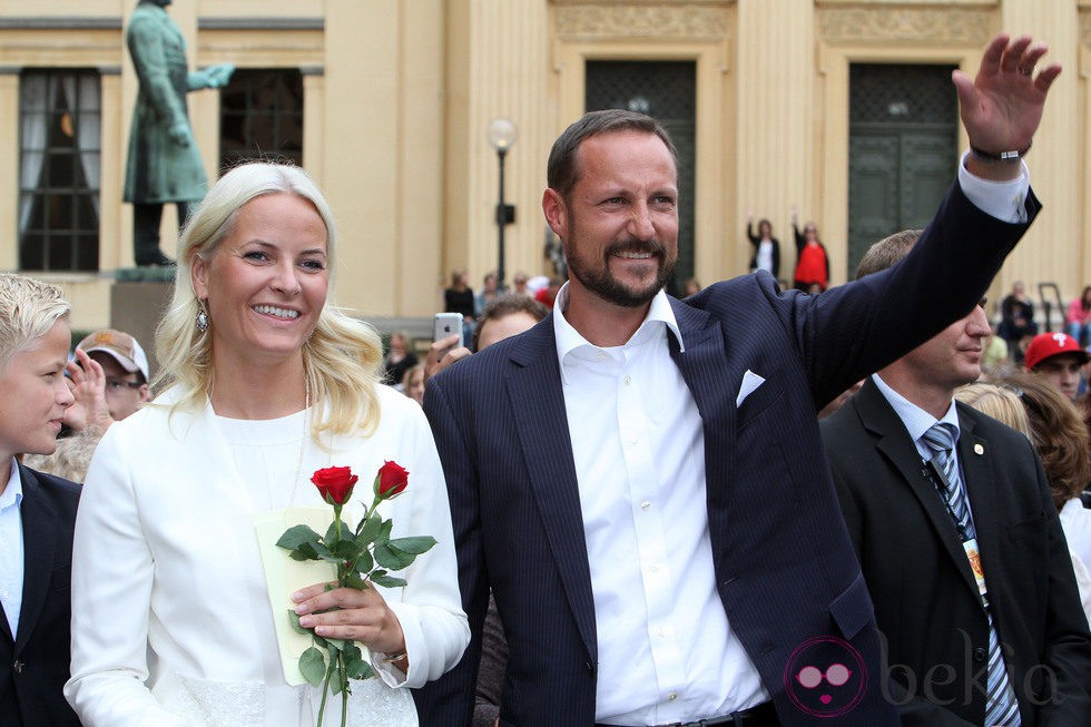Haakon y Mette Marit de Noruega en su 10º aniversario de boda