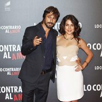 Hugo Silva y Adriana Ugarte en el estreno de 'Lo contrario al amor' en Madrid