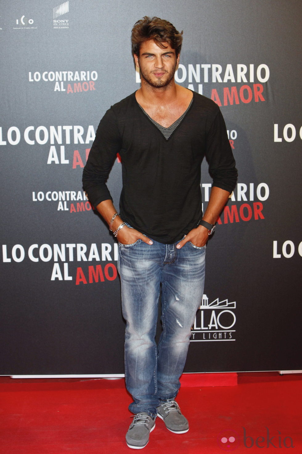Maxi Iglesias en el estreno de 'Lo contrario al amor' en Madrid