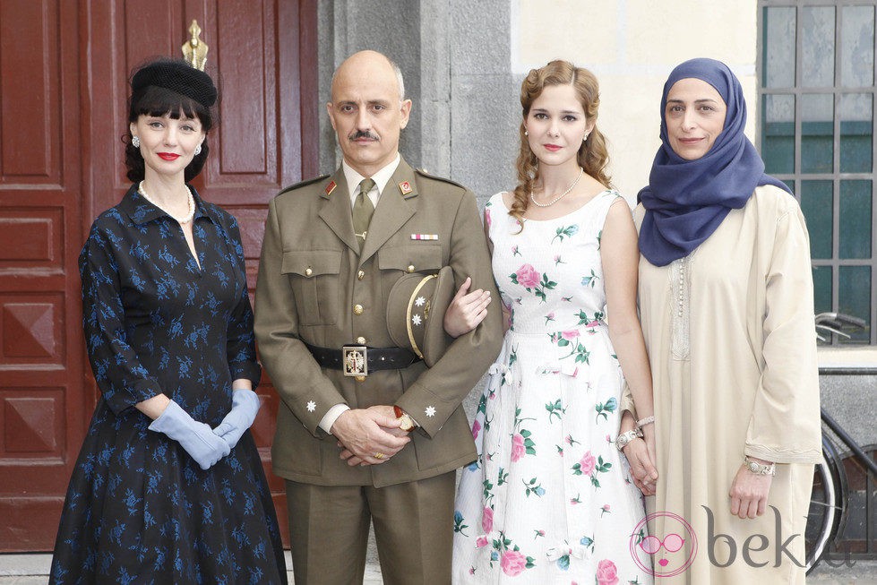 La familia Armenteros en la presentación de la séptima temporada de 'Amar en tiempos revueltos'