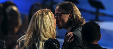 Britney Spears y Jason Trawick se besan en los VMA 2011