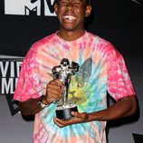 Tyler the Creator posa con su premio en los MTV Video Music Awards 2011