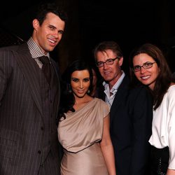 Kim Kardashian y Kris Humphries con Kyle MacLachlan y Desiree Gruber en en su fiesta de recién casados