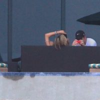 Nick Jonas fotografía a su novia, Delta Goodrem