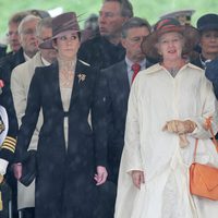 La Reina Margarita de Dinamarca y la Princesa Mary en un homenaje a los soldados caídos