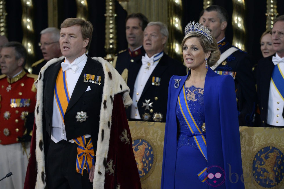 El Rey Guillermo Alejandro y su mujer Máxima de Holanda durante la investidura