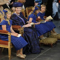 La Princesas Amalia, Beatriz, Alexia y Ariane en la investidura de Guillermo Alejandro de Holanda