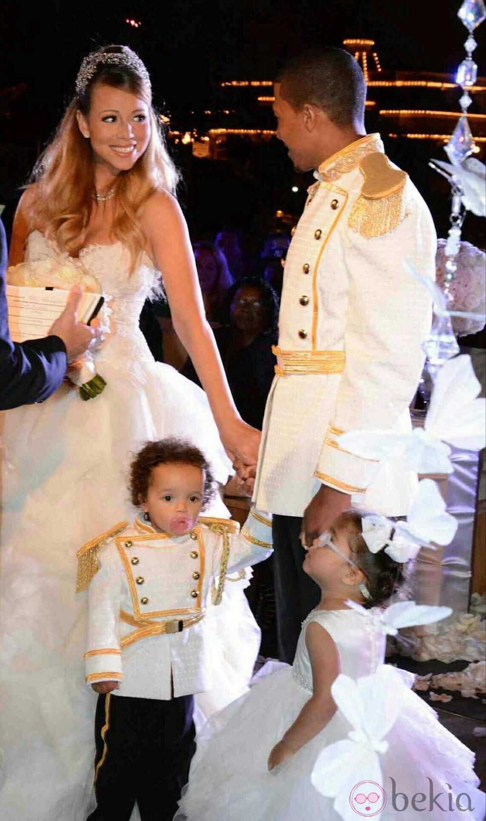 Mariah Carey y Nick Cannon junto a sus hijos en su tercera boda