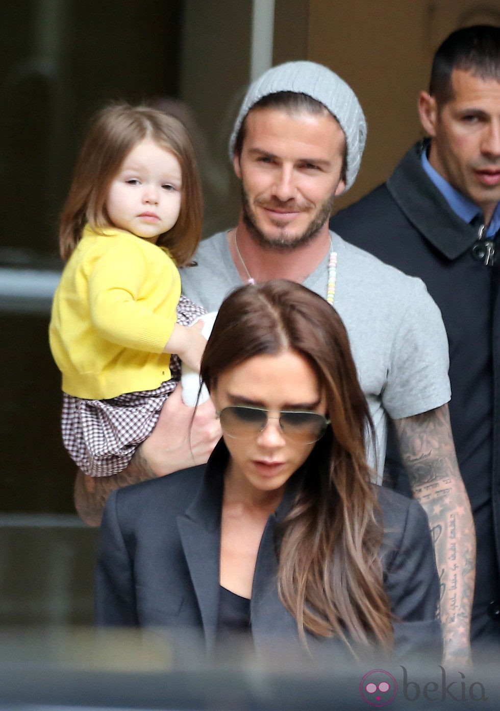 David Beckham con Harper Seven y Victoria Beckham en París