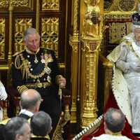 El Príncipe Carlos y la Reina Isabel en la lectura del programa legislativo del Gobierno Británico