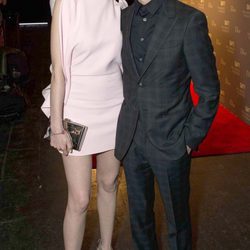 Anne Hathaway y Adam Shulman en la cena de la Fundación de Artistas de Nueva York