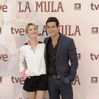 Mario Casas y María Valverde en la presentación de 'La Mula'