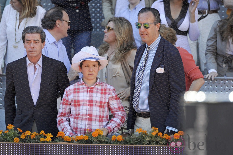 Jaime de Marichalar con su hijo Froilán en la final del Open de Madrid 2013