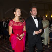 Chris O'Neill con Magdalena de Suecia