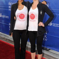 Halle Berry y Julie Bowen en la Carrera para Mujeres de Revlon en Los Angeles