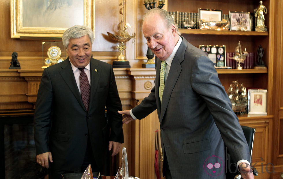 El Rey Juan Carlos recibe al Ministro de Asuntos Exteriores de Kazajstán Erlan Idrissov
