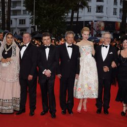 Miembros del jurado en la ceremonia de apertura del Festival de Cannes 2013