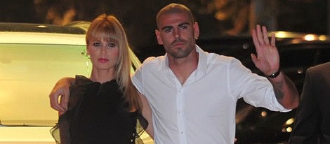 Víctor Valdés y Yolanda Cardona en la cena de celebración del título de Liga del Barça