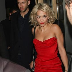 Rita Ora y el Dj Calvin Harris, de fiesta por Londres