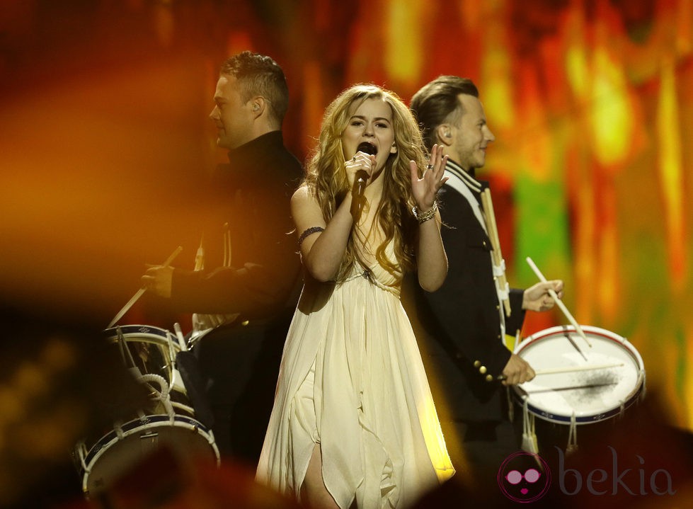 Emmelie de Forest durante su actuación en el Festival de Eurovisión 2013