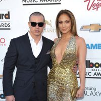 Casper Smart y Jennifer Lopez en la alfombra roja de los Billboard Music Awards 2013