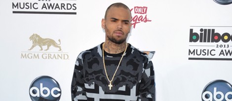 Chris Brown en la alfombra roja de los Billboard Music Awards 2013
