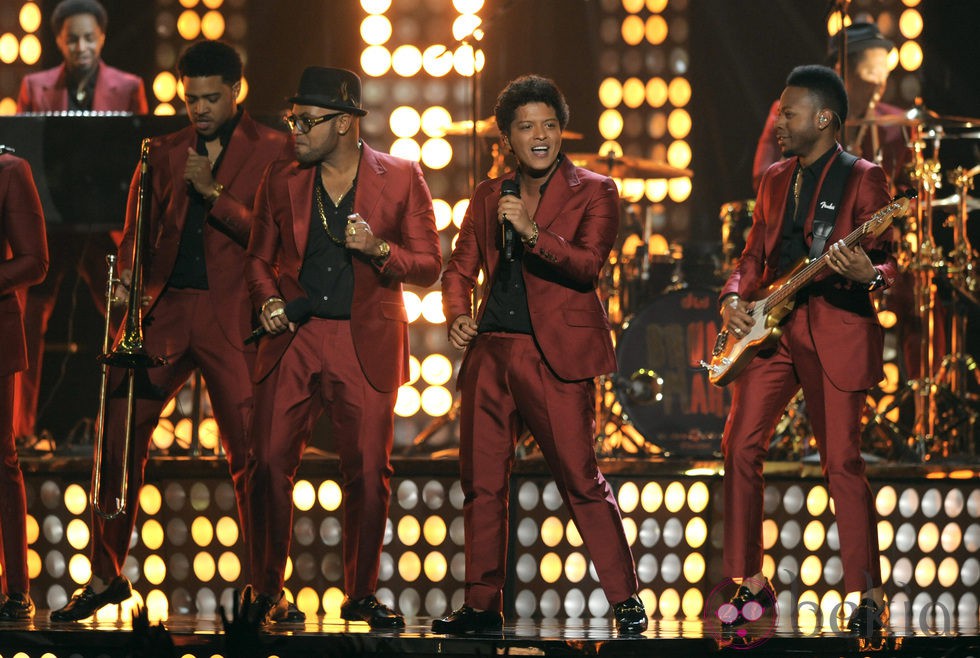Actuación de Bruno Mars en los Billboard Music Awards 2013