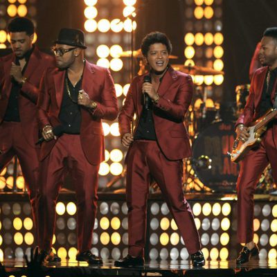 Actuación de Bruno Mars en los Billboard Music Awards 2013