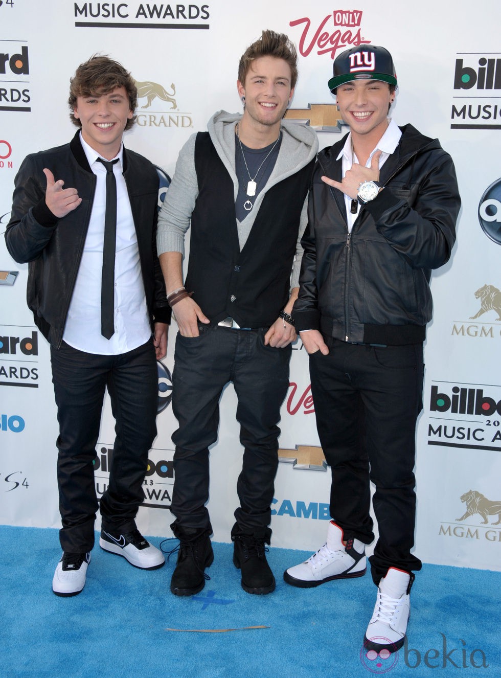 Emblem3 en la alfombra roja de los Billboard Music Awards 2013