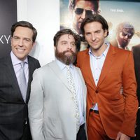 Bradley Cooper, Zach Galifianakis y Ed Helms en el estreno de 'R3sacón' en Los Ángeles